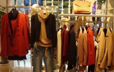 校園創業新典范 大學生服裝店線上線下雙管齊下，年入百萬的生意經